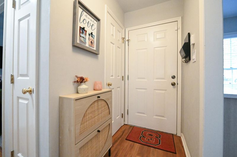 2404 Fields Of Broadlands Dr, Raleigh, NC 27604