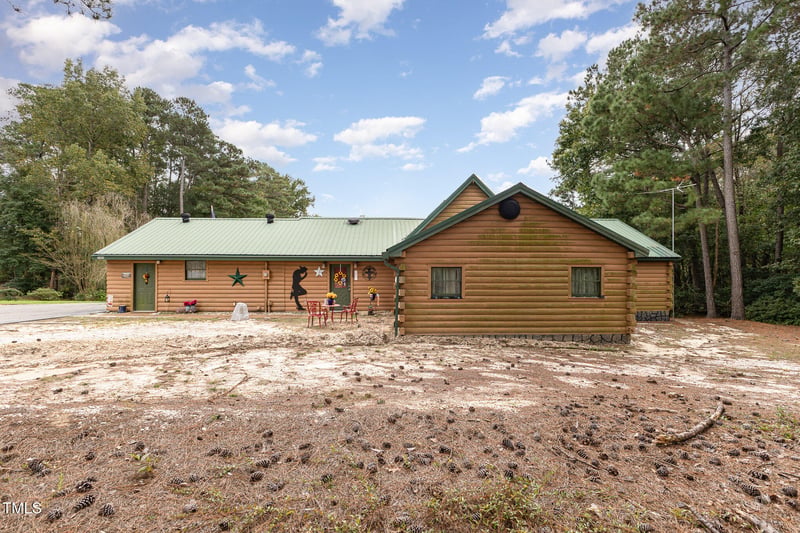 2404 Shaws Pond Rd, Four Oaks, NC 27524