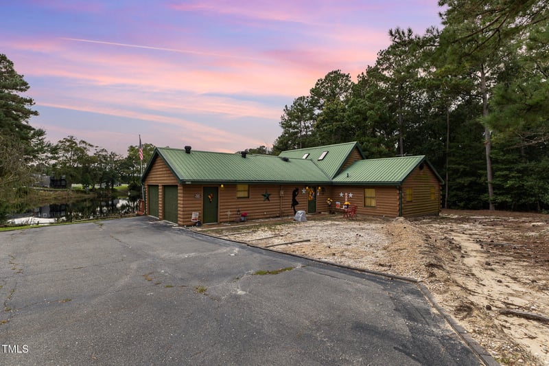 2404 Shaws Pond Rd, Four Oaks, NC 27524