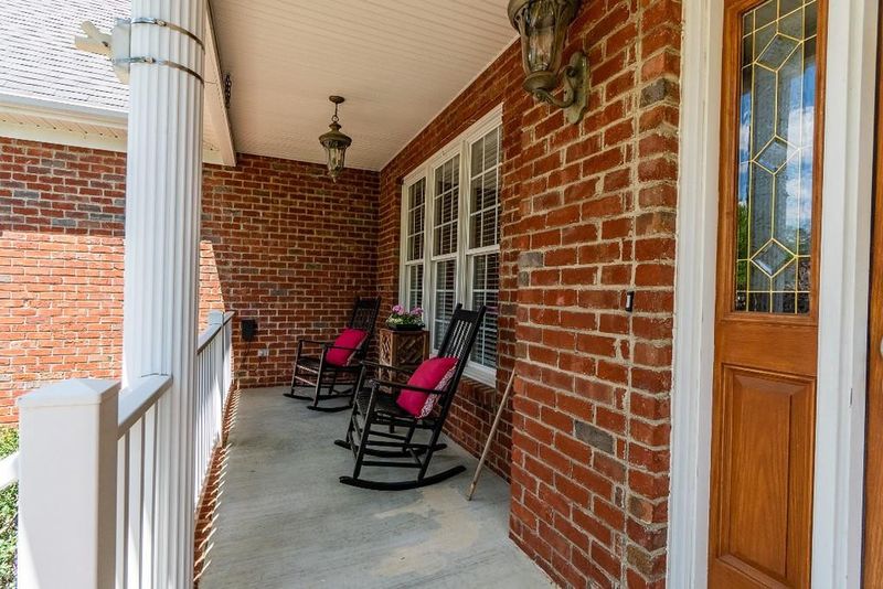 2404 Stratford Oaks, Burlington, NC 27215