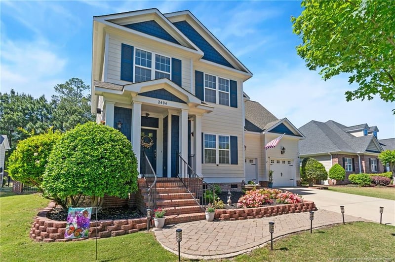 2404 Thorngrove Ct, Fayetteville, NC 28303