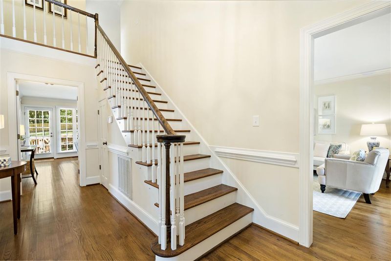 2404 Weybridge Dr, Raleigh, NC 27615