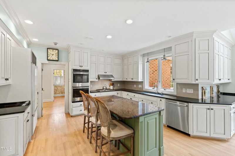 2405 Coley Forest Pl, Raleigh, NC 27612
