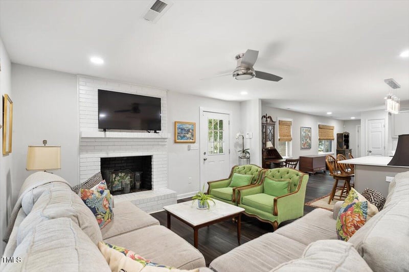 2405 Derby Dr, Raleigh, NC 27610
