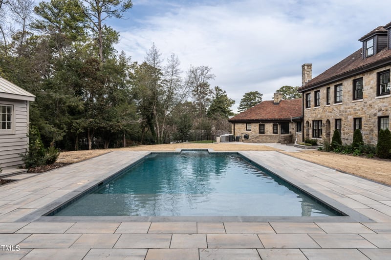 2405 Glenwood Ave, Raleigh, NC 27608