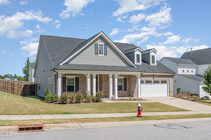 2405 Heathland Farm Dr, Fuquay Varina, NC 27526