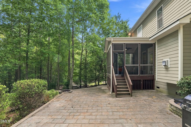 2405 Thurrock Dr, Apex, NC 27539