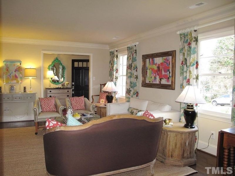 2405 Tyson St, Raleigh, NC 27612