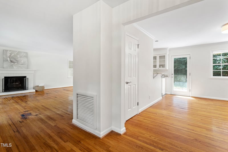 2406 Oxford Rd, Raleigh, NC 27608