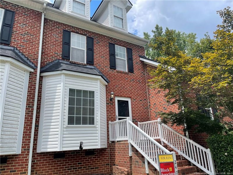 2407 Trout Stream Dr, Raleigh, NC 27604
