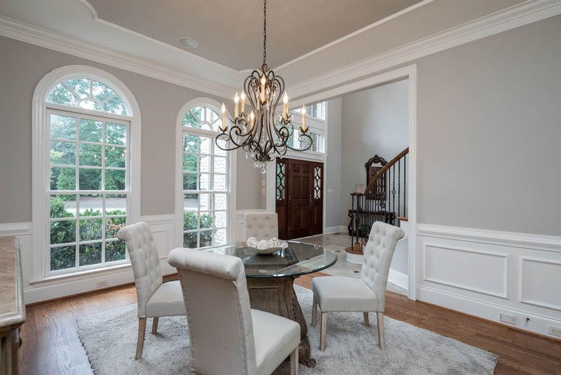 2408 Chelmsford Ct, Cary, NC 27518