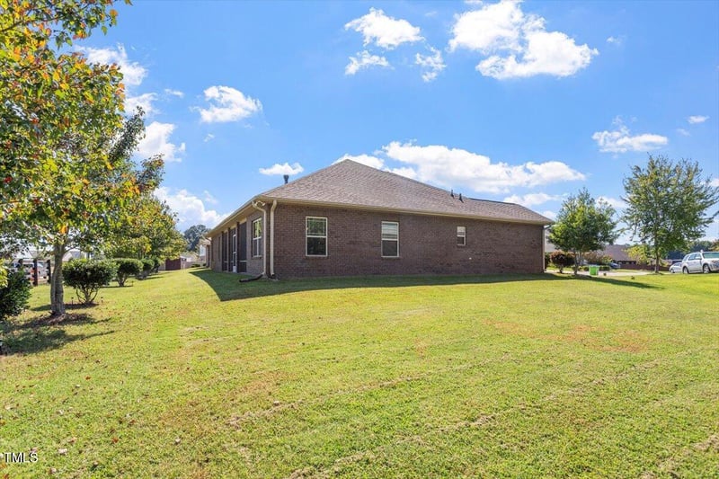 2408 Sandare Dr, Zebulon, NC 27597
