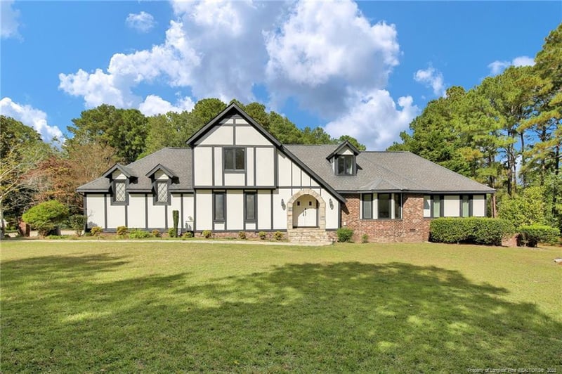 2408 Torcross Dr, Fayetteville, NC 28304