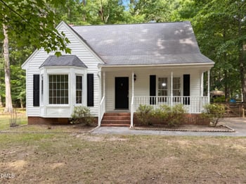 2408 White Oak Cir, Clayton, NC 27520