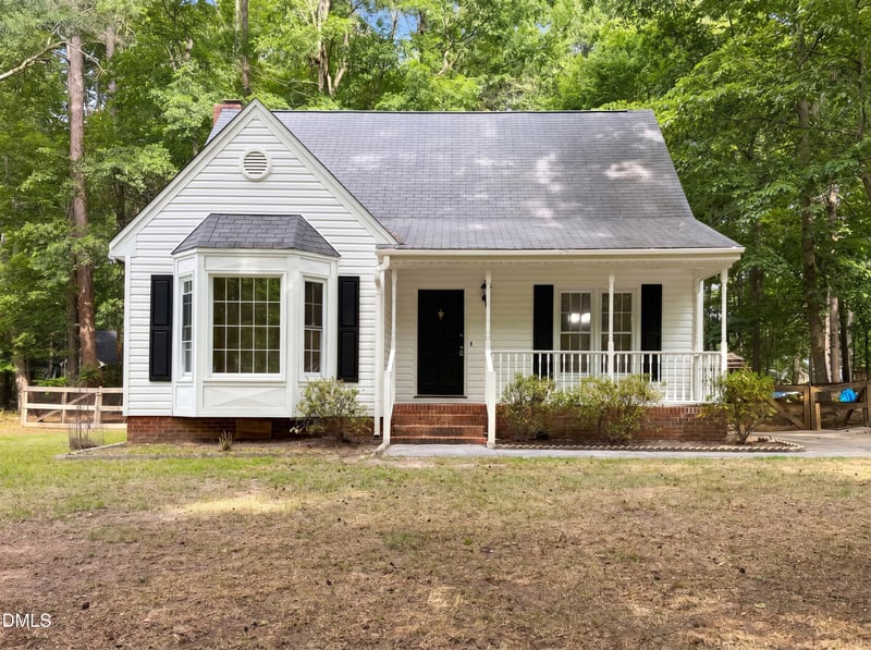 2408 White Oak Cir, Clayton, NC 27520