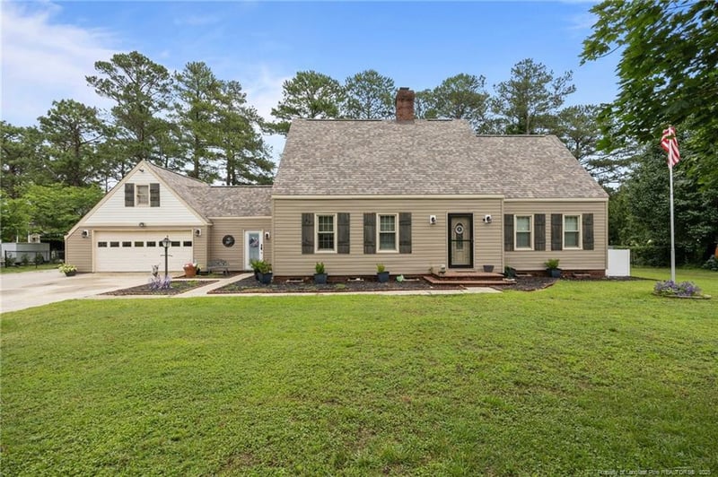 2409 Cypress Lakes Rd, Hope Mills, NC 28348