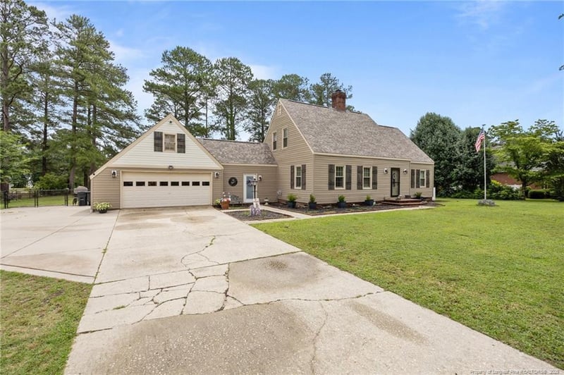 2409 Cypress Lakes Rd, Hope Mills, NC 28348