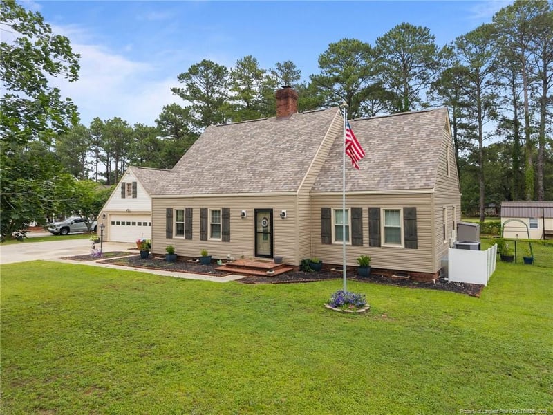 2409 Cypress Lakes Rd, Hope Mills, NC 28348