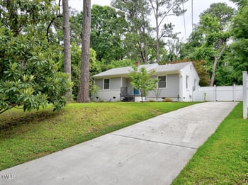 2409 Derby Dr, Raleigh, NC 27610