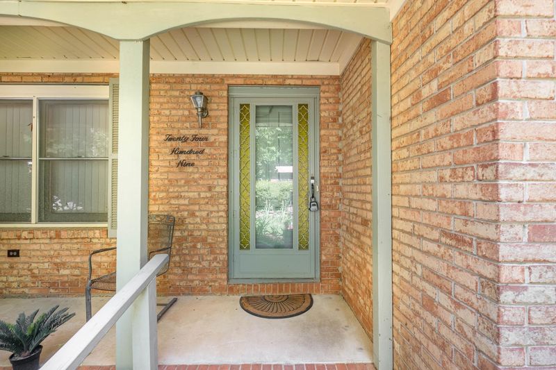 2409 Foxtrot Rd, Raleigh, NC 27610