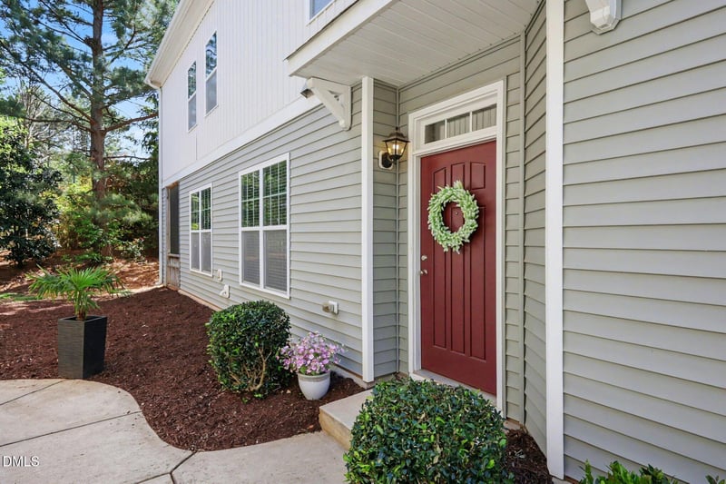 2409 Memory Ridge Dr, Raleigh, NC 27606