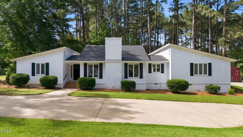 2409 Wintergreen Rd, Sanford, NC 27330