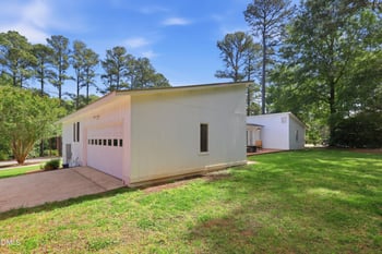 2409 Wintergreen Rd, Sanford, NC 27330