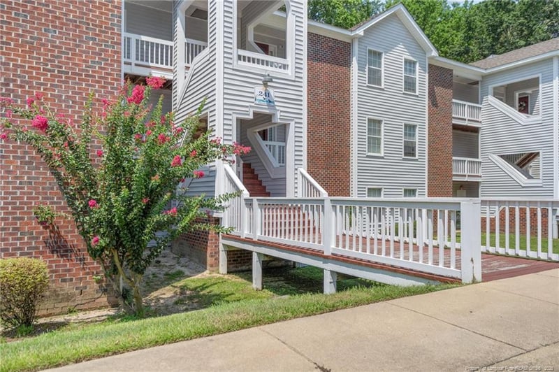241-2 Waterdown Dr, Fayetteville, NC 28314
