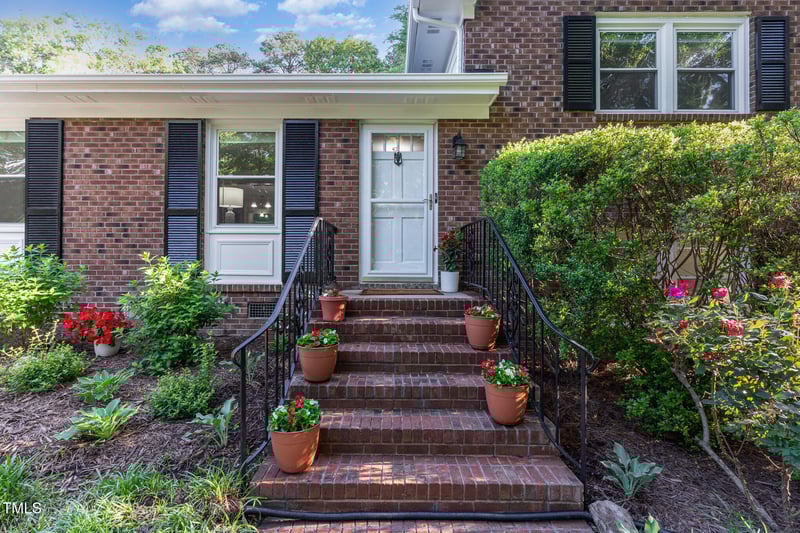 241 Cornwall Rd, Cary, NC 27511