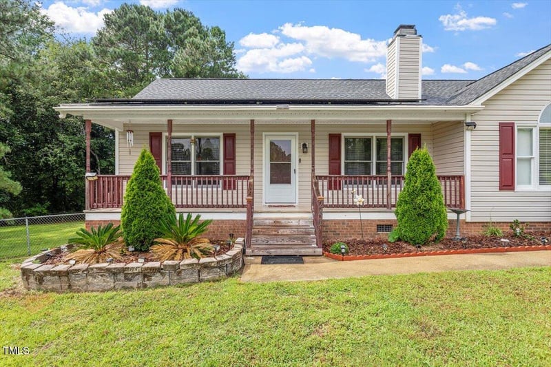 241 Deep Creek Dr, Clayton, NC 27520
