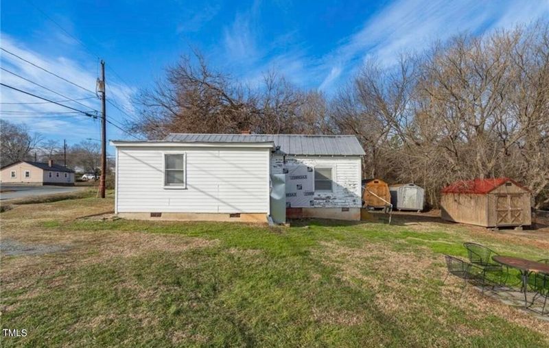 241 Hazel Dr, Burlington, NC 27217