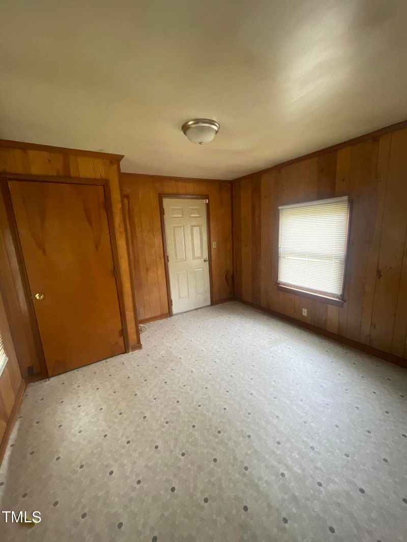 241 Hazel Dr, Burlington, NC 27217
