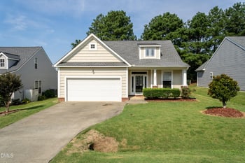 241 Stansbury Ln, Clayton, NC 27527