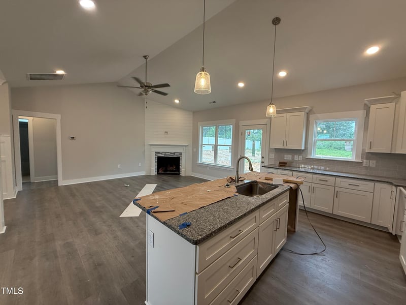 241 Tee Dr, Selma, NC 27576