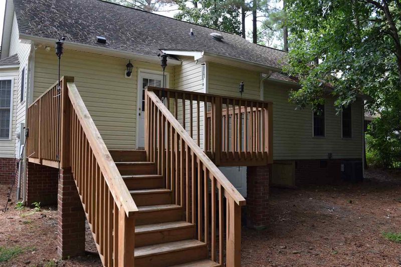 241 Walnut Creek Dr, Clayton, NC 27520