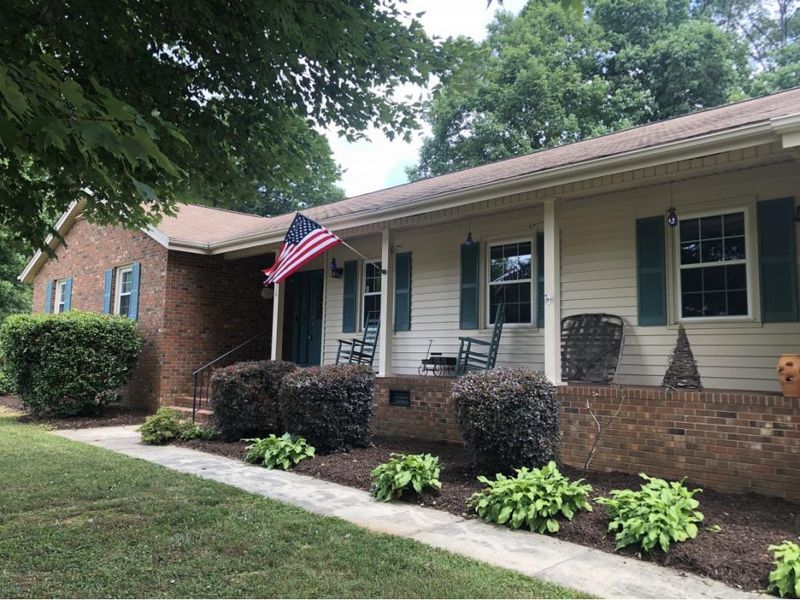 2410 Catherine Dr, Burlington, NC 27215