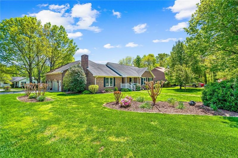 2410 Delaney Dr, Burlington, NC 27215