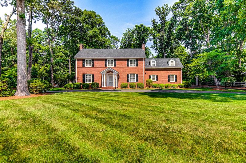 2410 Dogwood Ln, Burlington, NC 27215