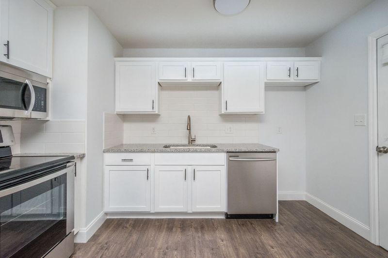 2410 Kennington Rd, Raleigh, NC 27610