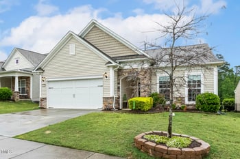 2410 Kinglass Dr, Fuquay Varina, NC 27526