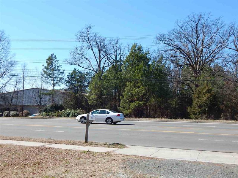 2410 S Miami Blvd, Durham, NC 27703