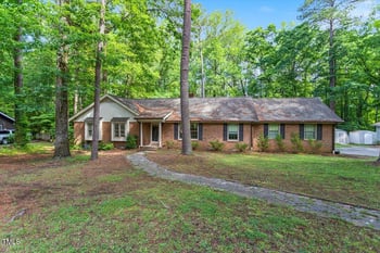2410 Overbrook Ln, Sanford, NC 27330