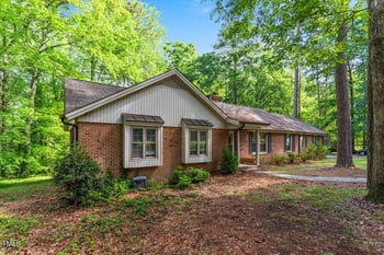 2410 Overbrook Ln, Sanford, NC 27330