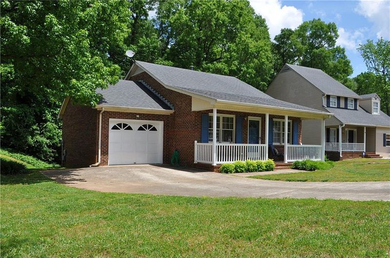 2410 Wimbledon Cir, Burlington, NC 27215