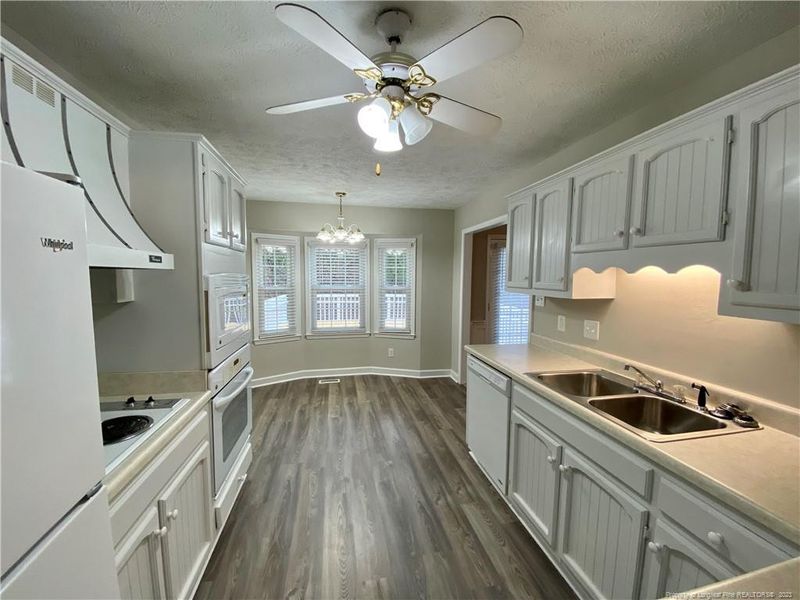 2411 Rollinghill Rd, Fayetteville, NC 28304