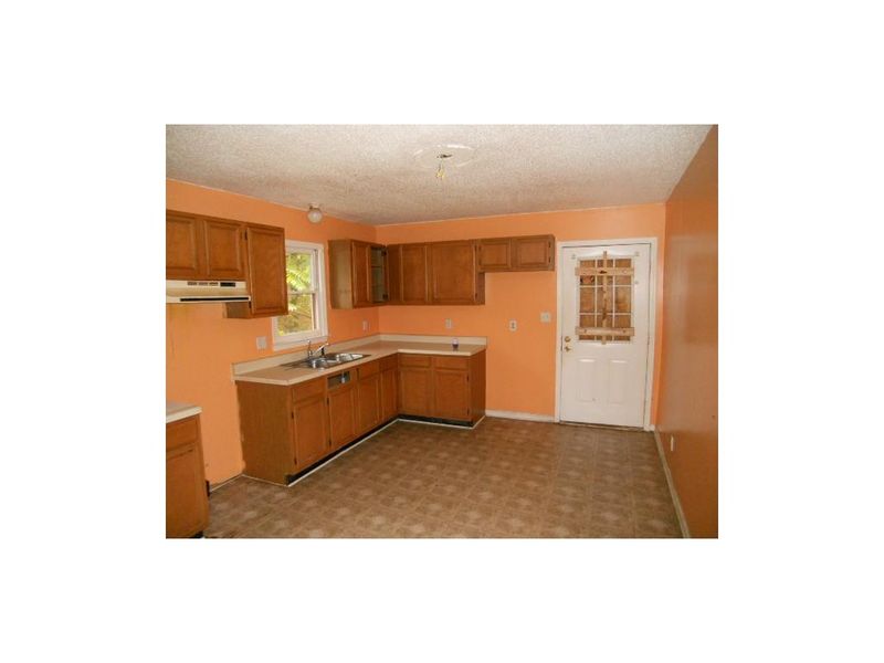 2411 Susanne Dr, Haw River, NC 27258