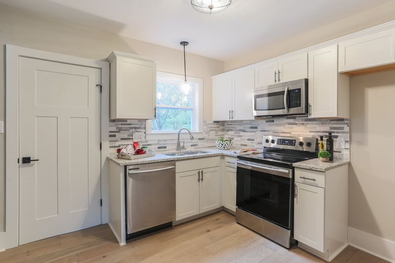 2412 Albany St, Durham, NC 27705
