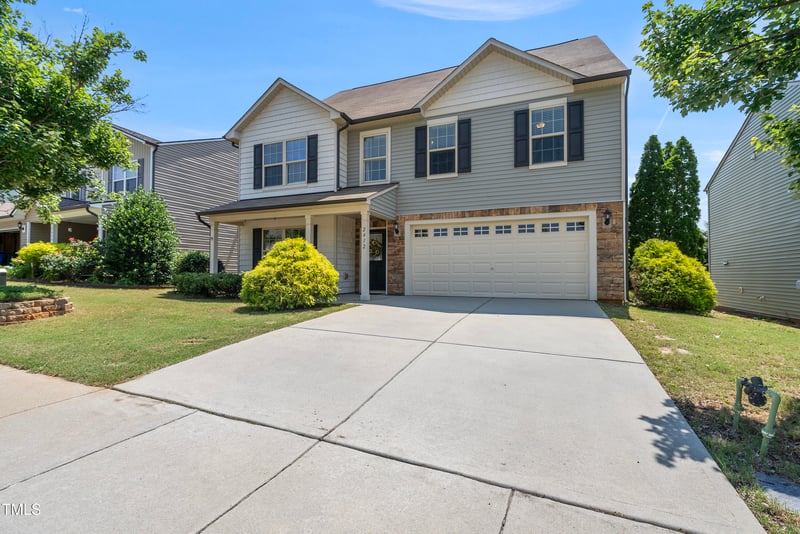 2412 Averon Dr, Fuquay Varina, NC 27526