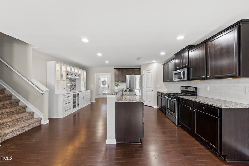 2412 Averon Dr, Fuquay Varina, NC 27526