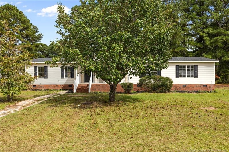 2412 Esther Ln, Fayetteville, NC 28312